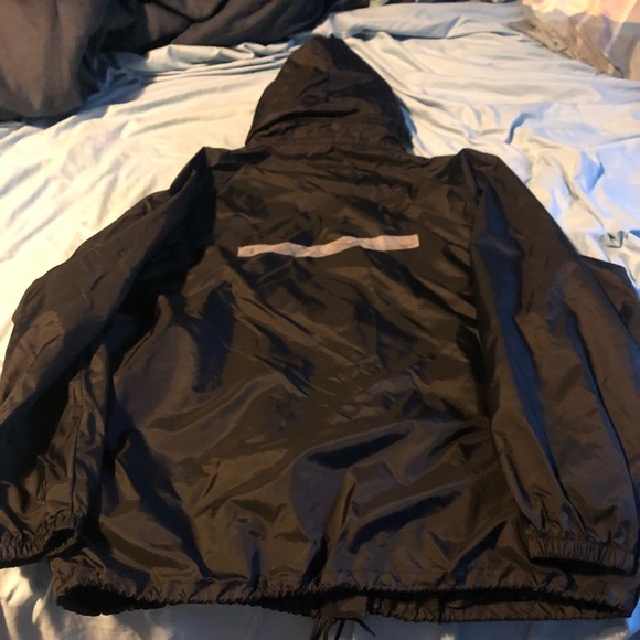 Black Wind breaker Pizza Hut - Picture 2 of 2